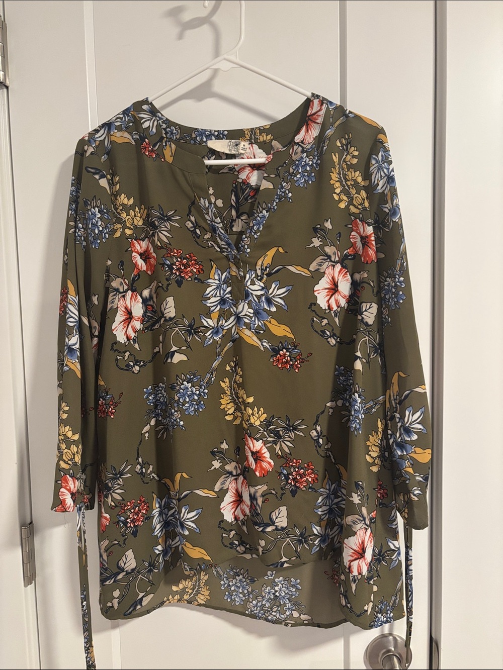 everleigh Olive Floral Split V-Neck Blouse